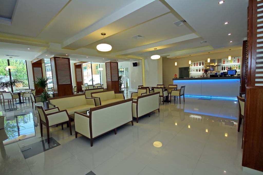 Hotel Eden Tulcea Exterior photo